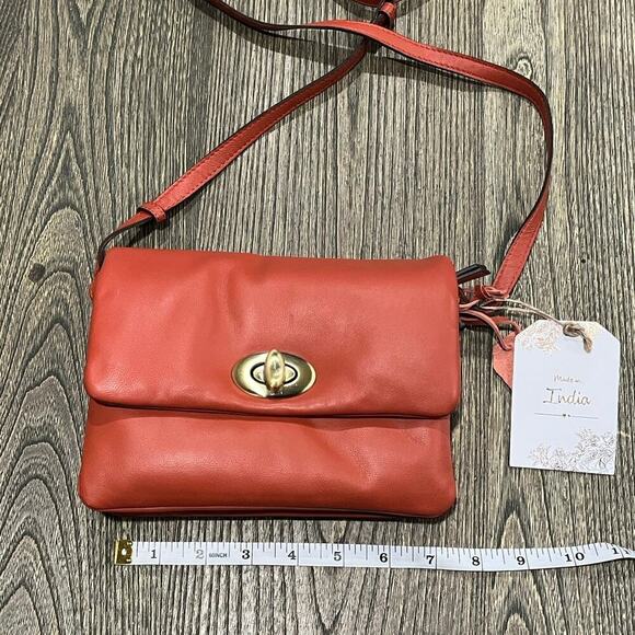 NWT Womens Genuine Leather Crossbody Bag Twist Closure Striped Interior Orange - Picture 8 of 11